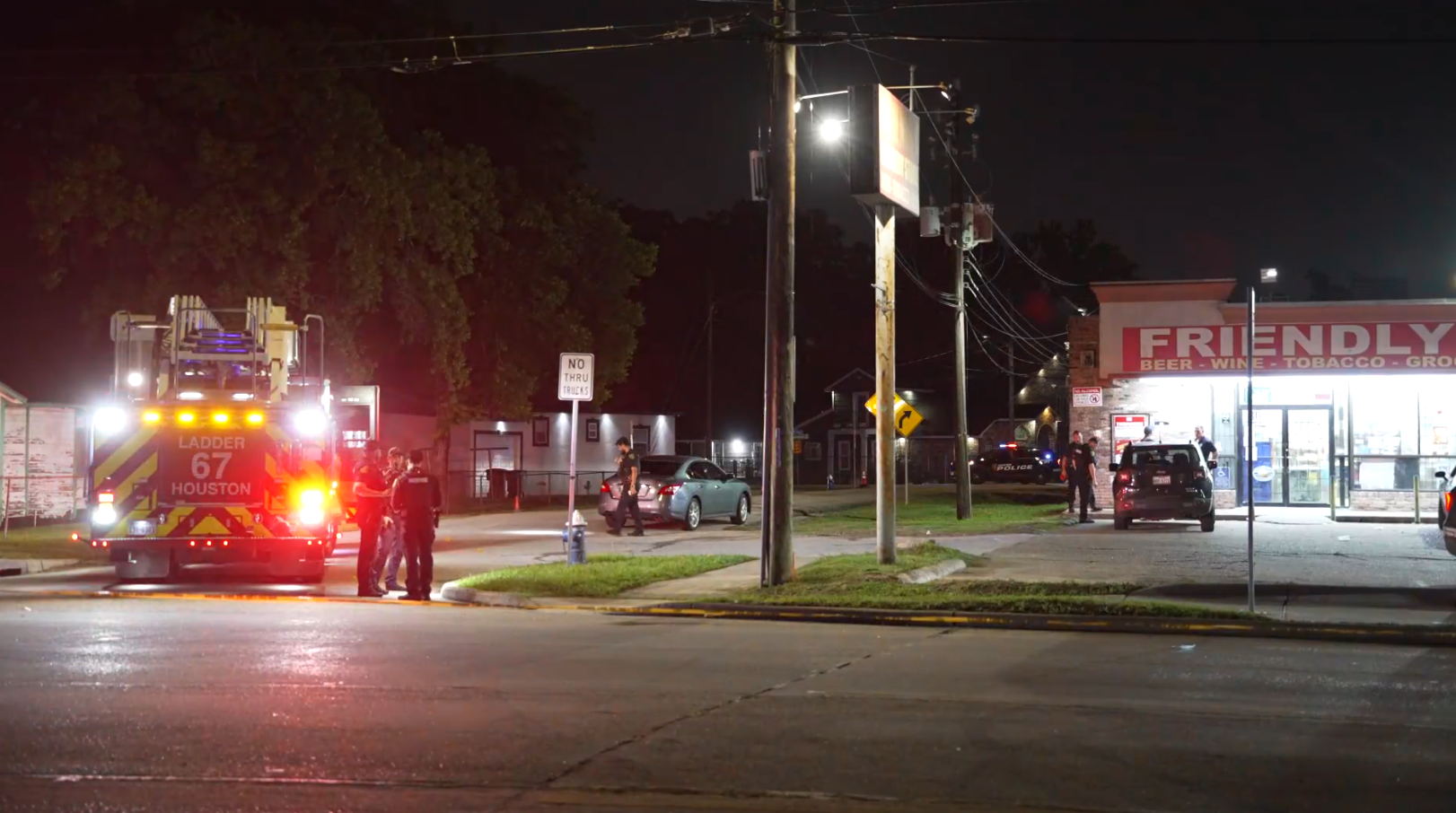 Acres Homes shooting: 3 injured in drive-by outside convenience store