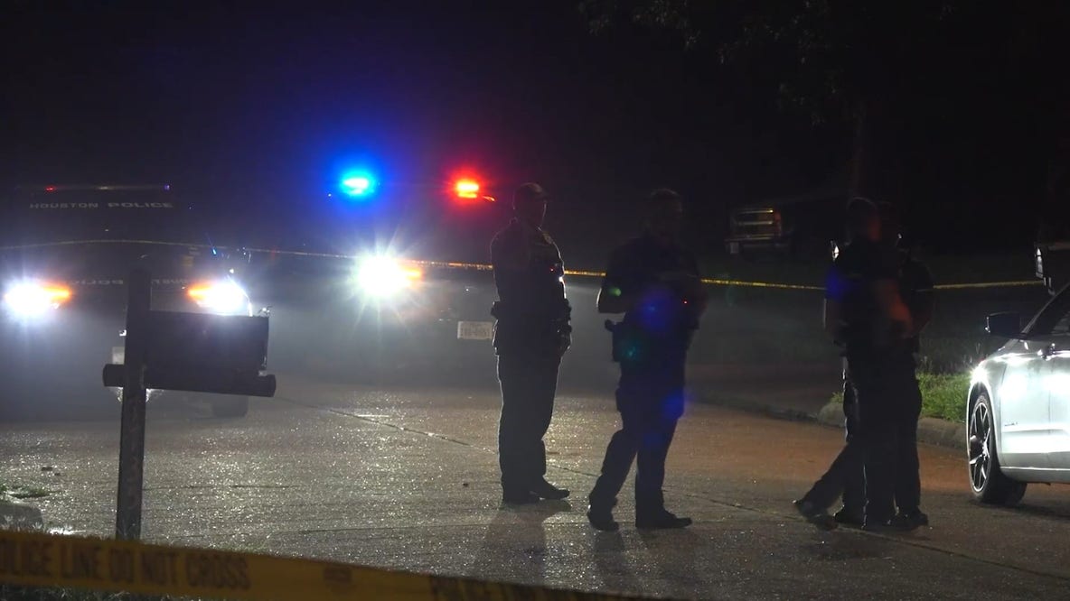 2 shot, 1 killed during NE Houston family gathering