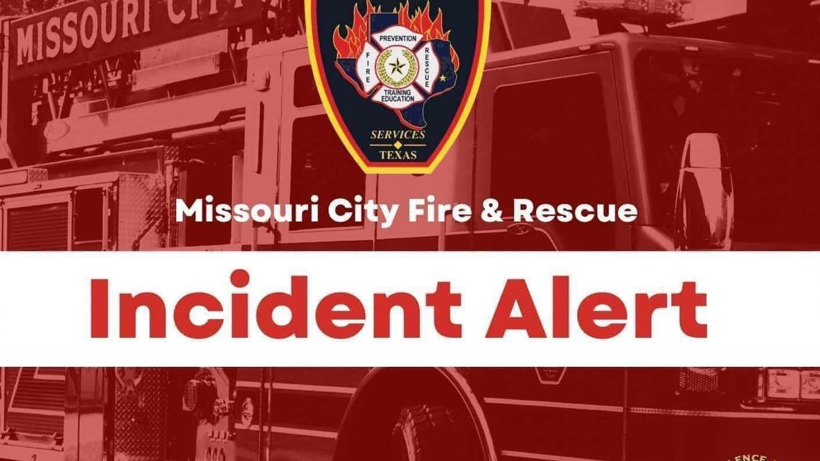 Missouri City house fire injures 2 firefighters, kills 2 pets