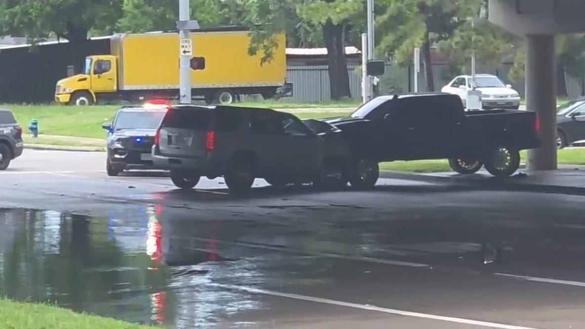 1 shot near Houston's North Loop during carjacking