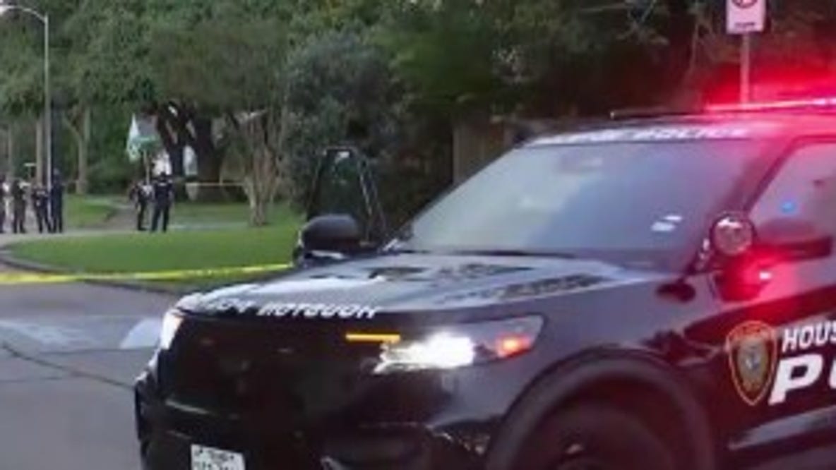 Houston shooting: Suspect points gun at man and child, officers on Westheimer; suspect now in local hospital