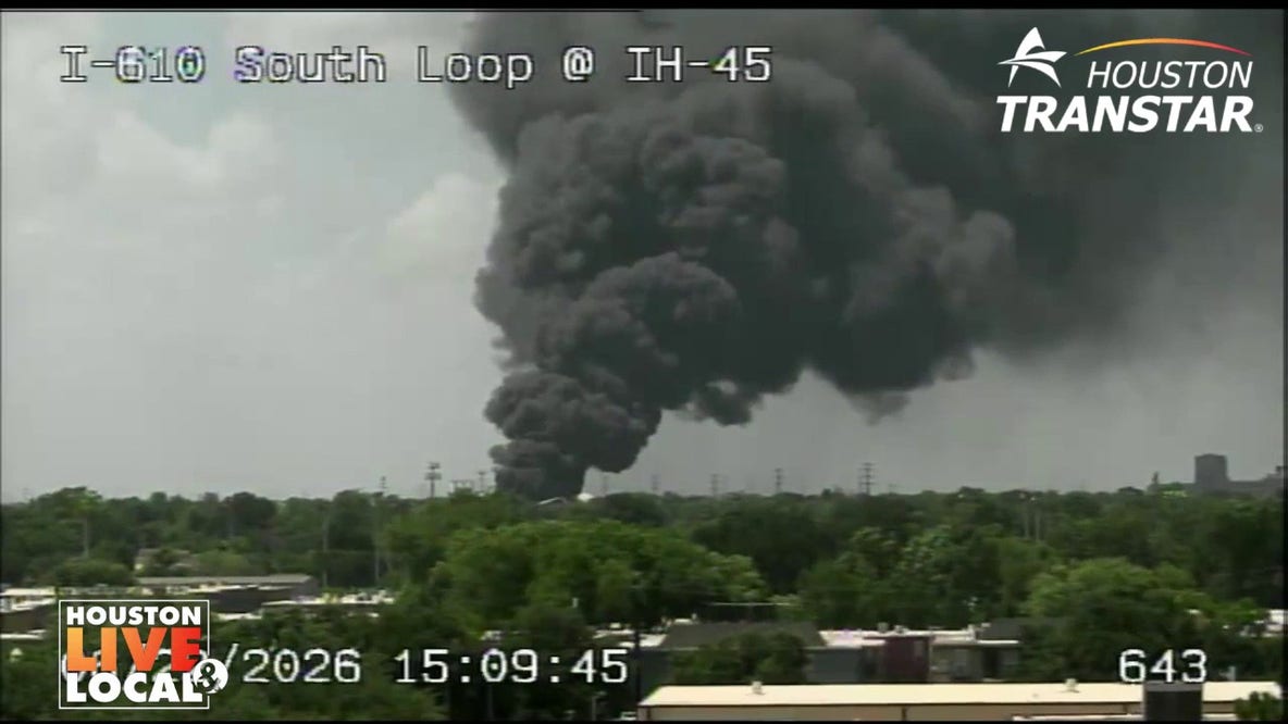 Large plume of smoke from fire in southeast Houston