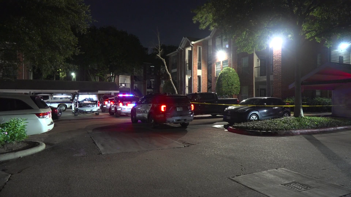Woman found dead outside west Houston apartment complex