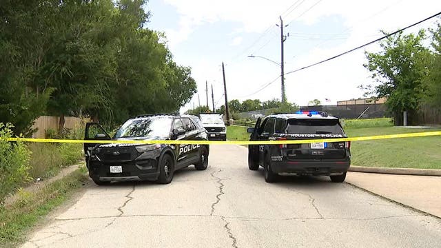 Burglary suspect shot, killed during confrontation with Alief residents