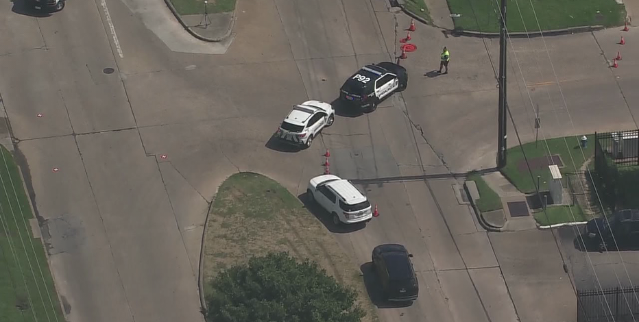 Holly View Drive: At least 1 dead after deadly crash in northwest Houston