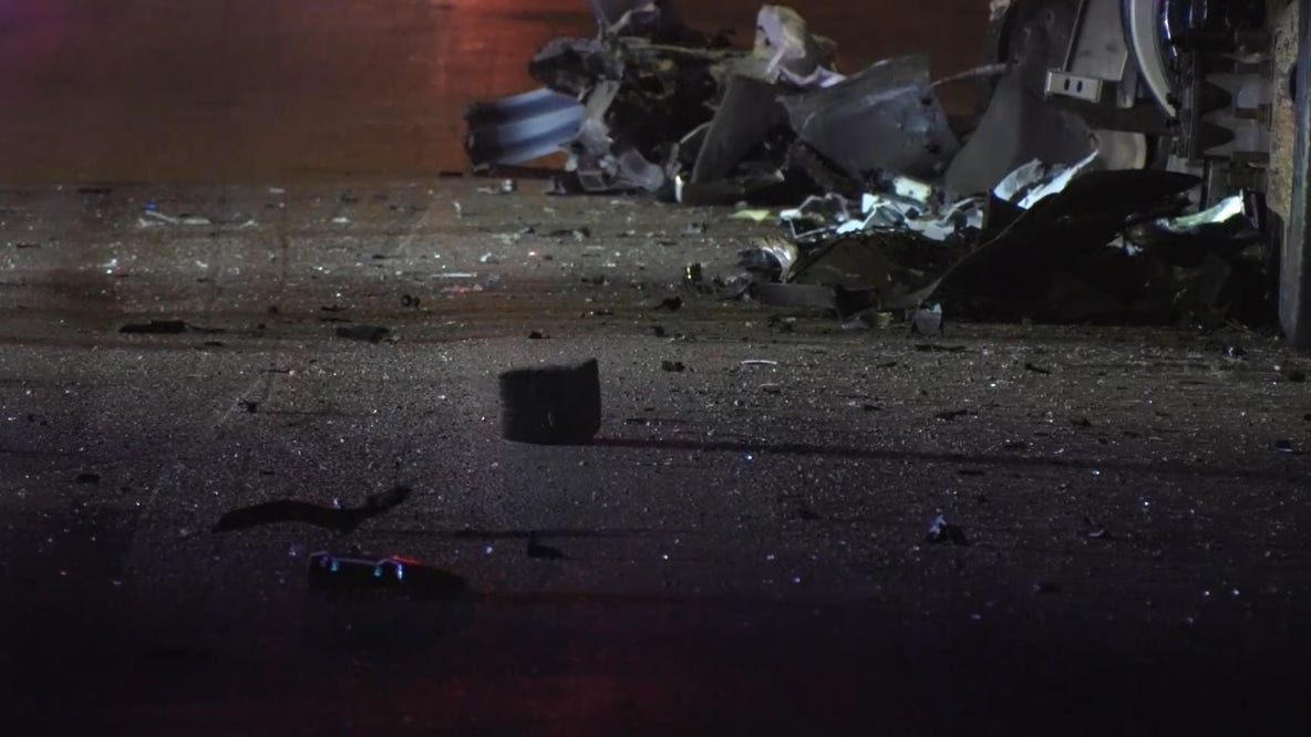 Driver dies in east Houston after crashing into 18-wheeler