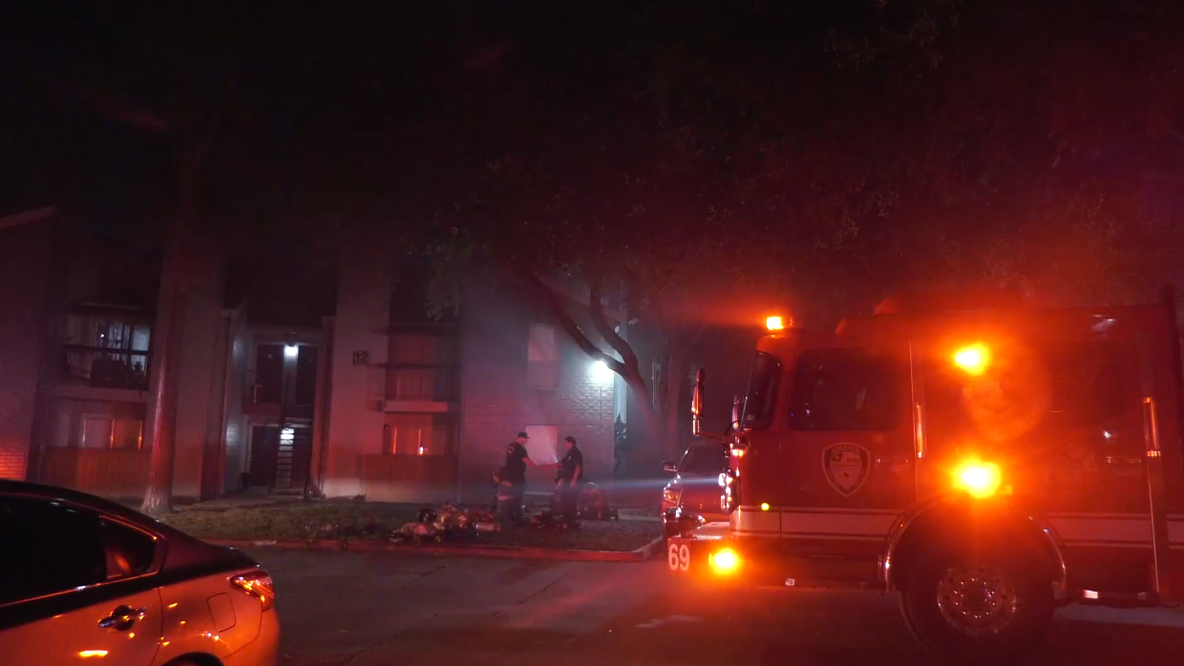 12 units impacted, firefighters injured in apartment fire on Meadowglen Lane
