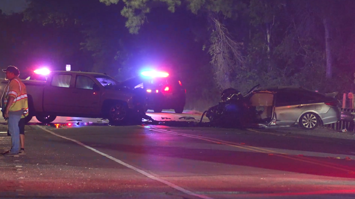 Houston crash: 1 dead after head-on crash between truck, sedan on Tidwell Road