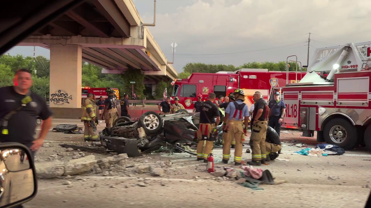 Harris County crash: Vehicle falls from HOV lane onto Southwest Freeway, roadway closed