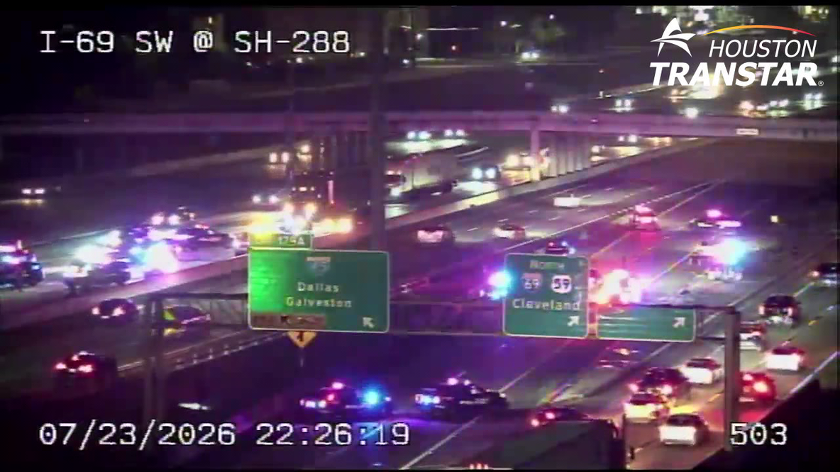 Houston crash: At least 1 dead in auto-pedestrian crash on Highway 288 at Elgin