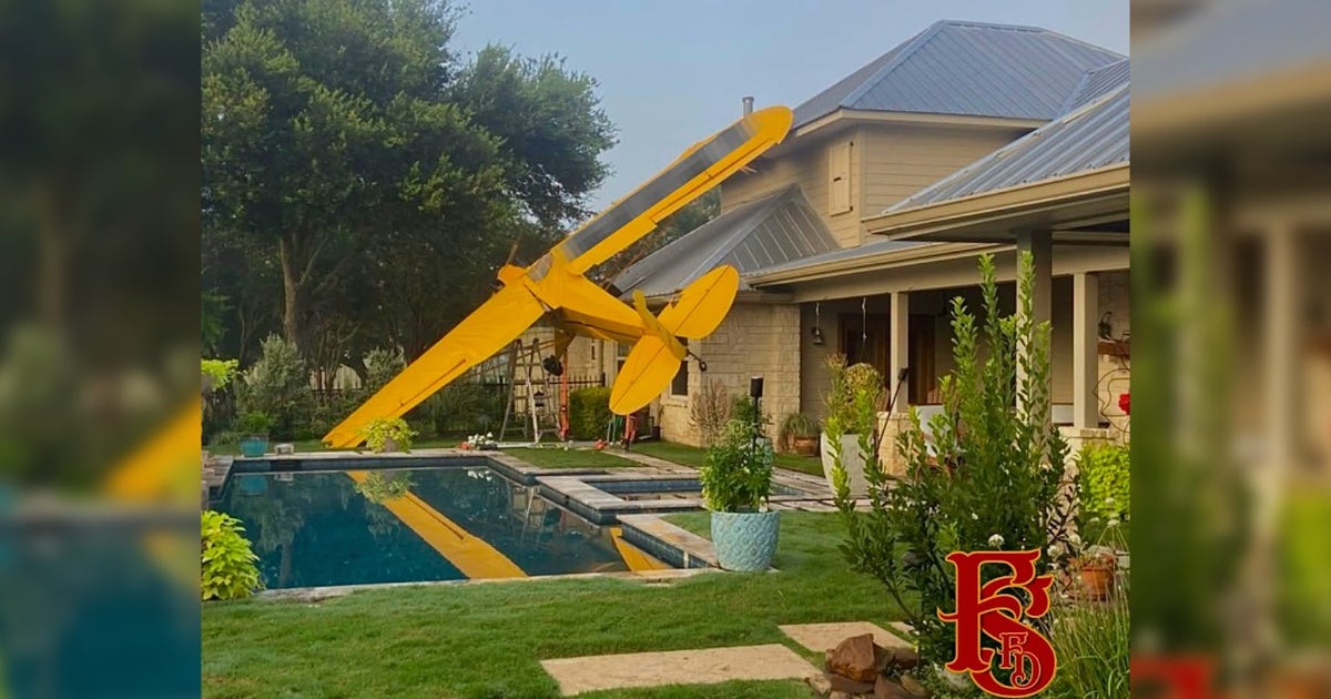 1 hospitalized after plane crashes into house near Fulshear 1 hospitalized after plane crashes into house near Fulshear
