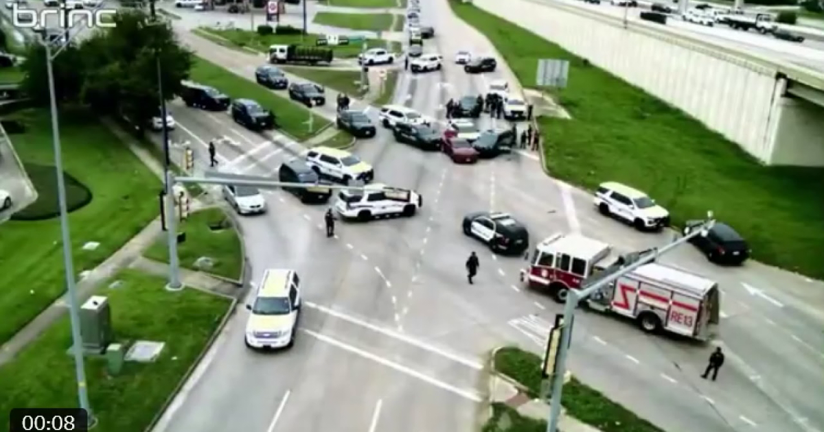 Driver of stolen vehicle in custody after fleeing from authorities in Harris County