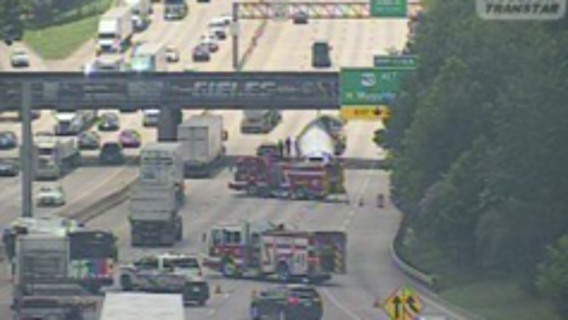 Lanes reopen after 18-wheeler hits East Freeway bridge