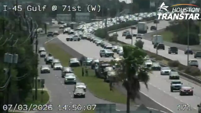 Galveston I-45 crash kills 1, injures others