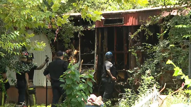 Northwest Houston fire kills 1 person trapped in home