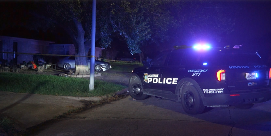 Two bodies found inside Southeast Houston home, police search for homicide suspect