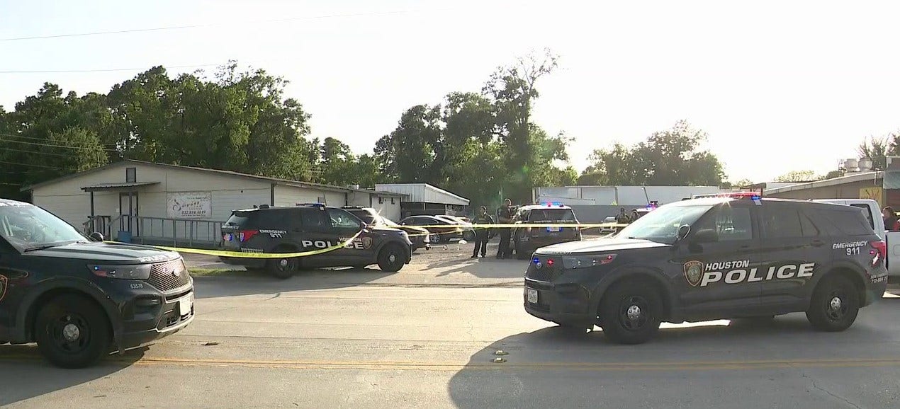 Witness: NE Houston shooting kills son, injures mother at repast