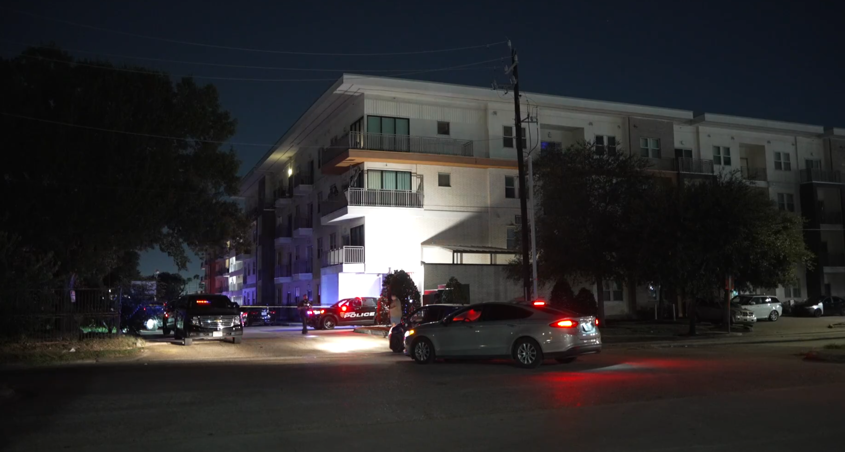 Police-involved shooting leaves gunman and victim dead inside Houston parking garage