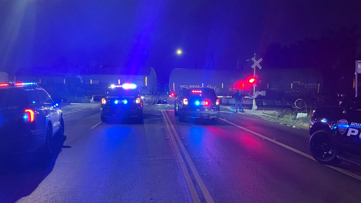 Houston police investigating deadly train-pedestrian incident on North Main