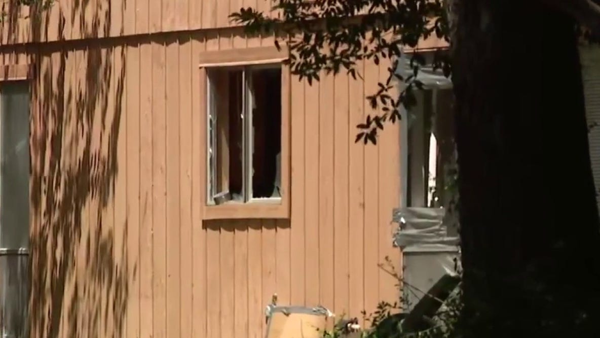 Suspect barricaded inside Kingwood home, Harris County SWAT on scene