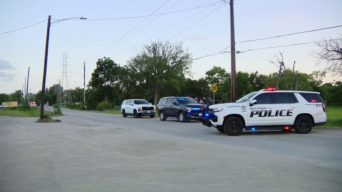 Baytown incident: Wanted suspect dies during traffic stop on Crosby Cedar Bayou Road