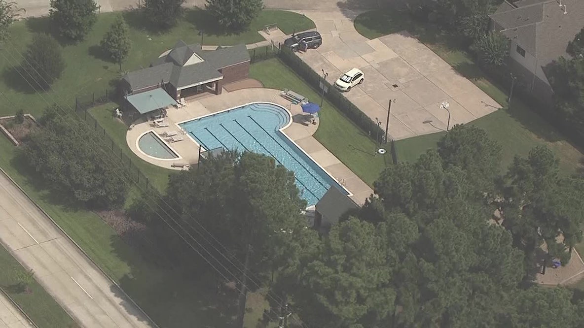Man dies from medical emergency while cutting tree in northwest Harris County, officials say