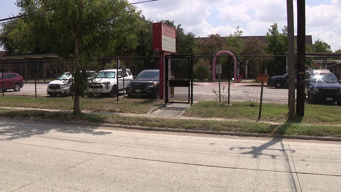 Family raises concerns over air conditioning issues at Houston ISD’s Oates Elementary