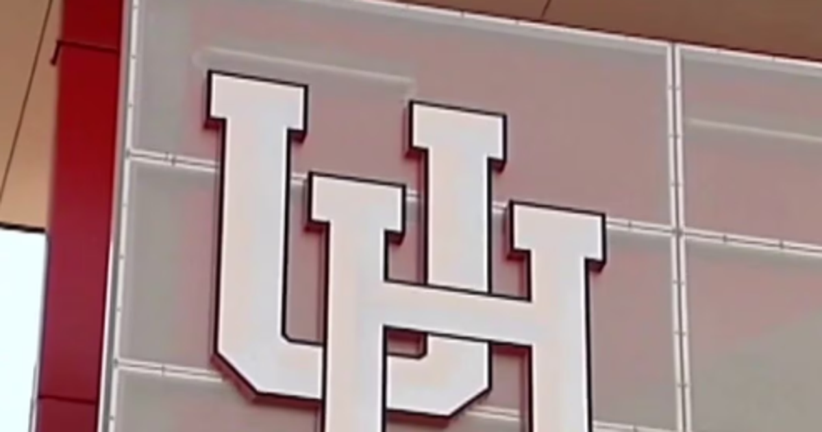 University of Houston student says financial aid change left her scrambling before fall semester