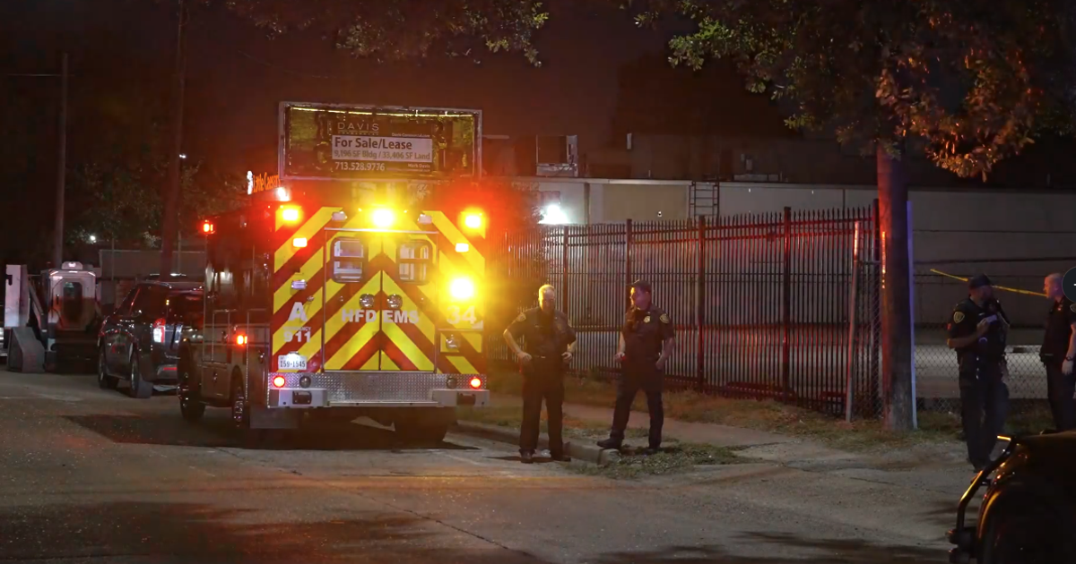 Houston SWAT standoff near Fulton Street ends after suspect found asleep