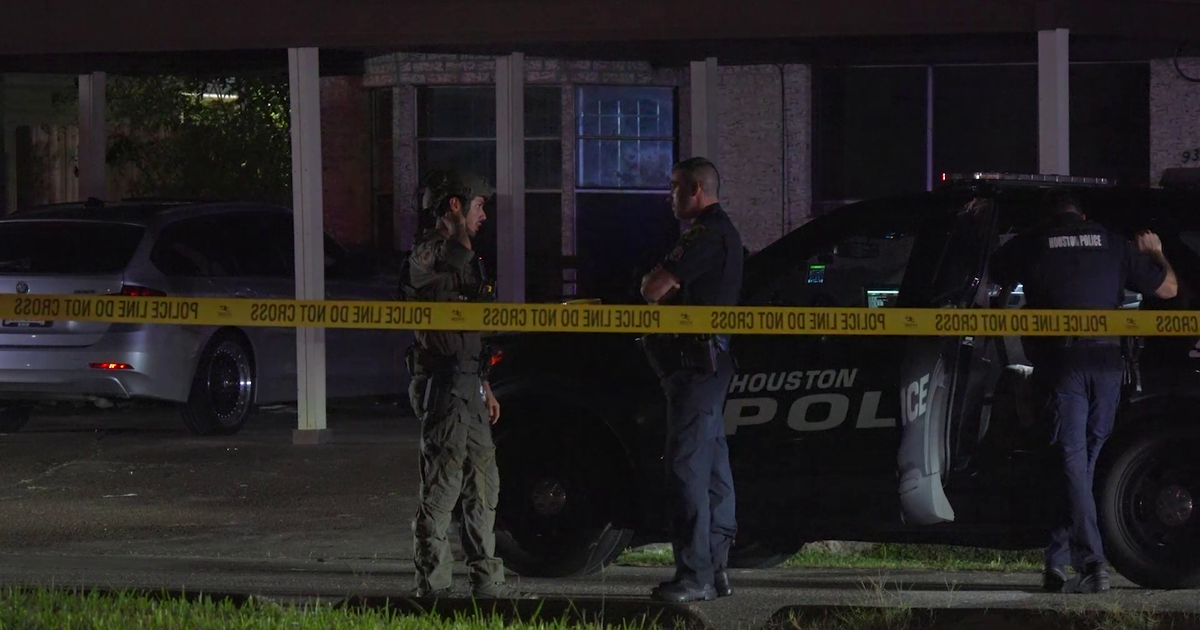 Man arrested for Sunnyside shooting that killed woman, injured girlfriend among others