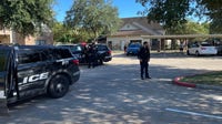 1 dead, 1 injured following shooting on Oakmoor Parkway in southwest Houston