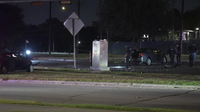 Driver killed in collision after running red lights in SE Houston, police say