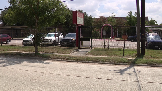 Family raises concerns over air conditioning issues at Houston ISD’s Oates Elementary