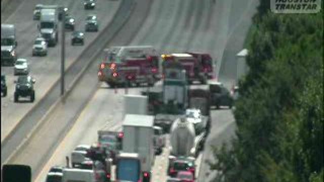 610 South Loop reopens after oil spill