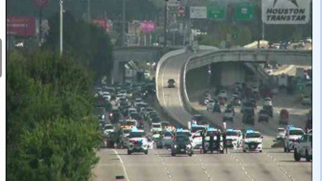Woman taken into custody following police pursuit that forced North Freeway shutdown