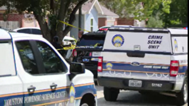 Woman killed in Southwest Houston, possibly after overnight shooting