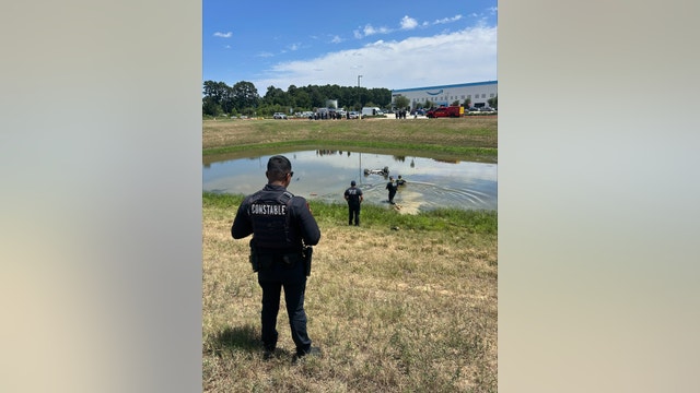 1 killed after vehicle crashes into Spring retention pond