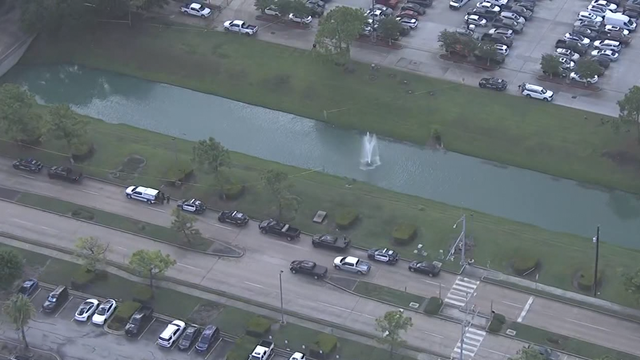 Body found in retention pond near Memorial Hermann hospital in southeast Houston