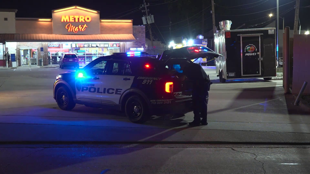 2 men shot while eating ice cream in northwest Houston, police say