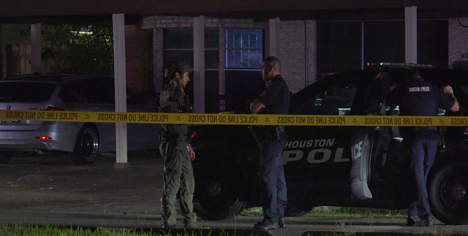 Four shot, 1 killed by victim's boyfriend in Sunnyside