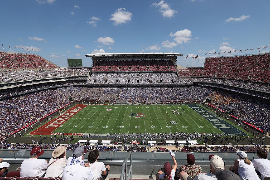 Texas A&M football player cleared to play after heat-related emergency at practice