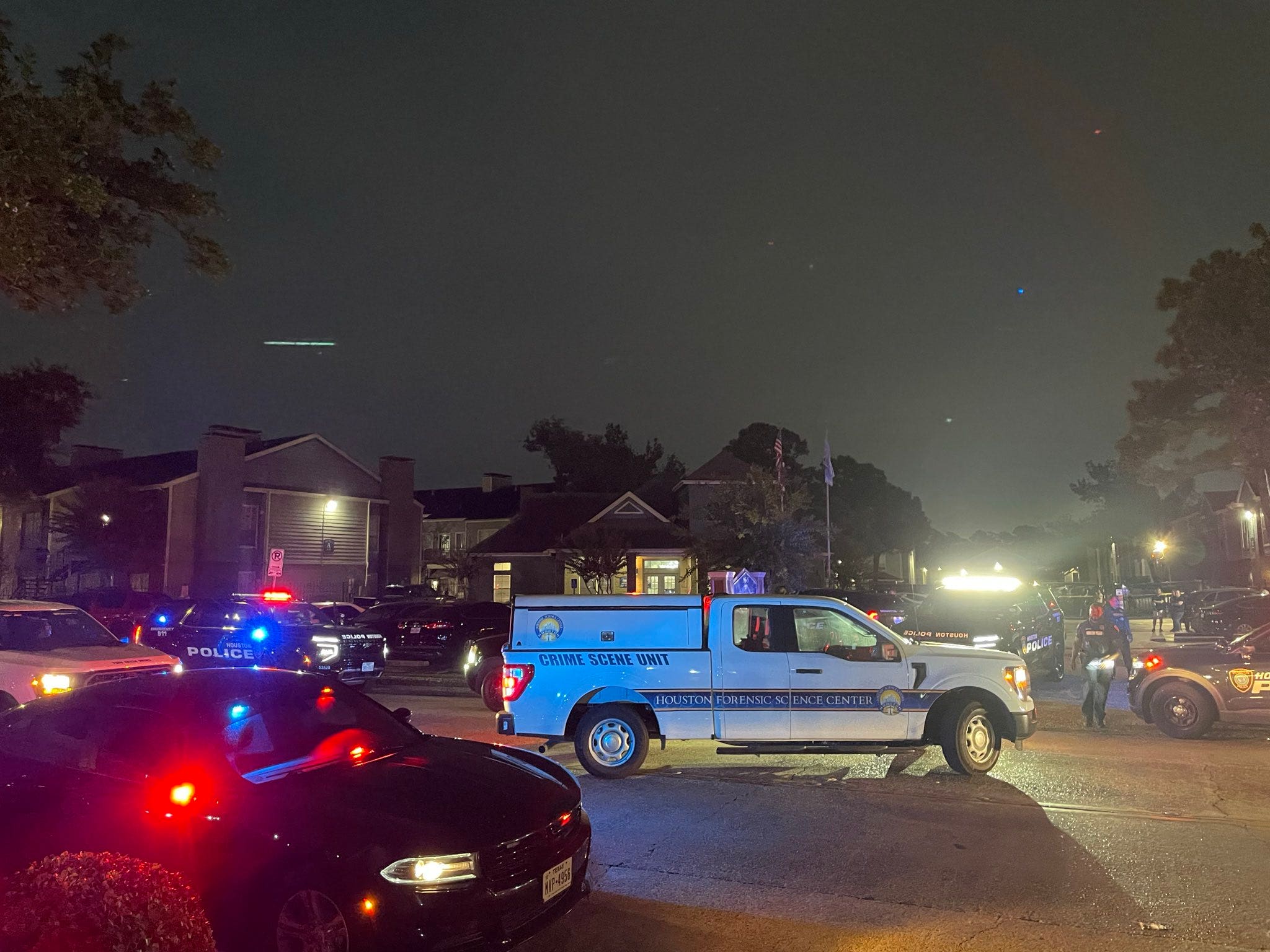 2 found dead in West Houston apartment management office