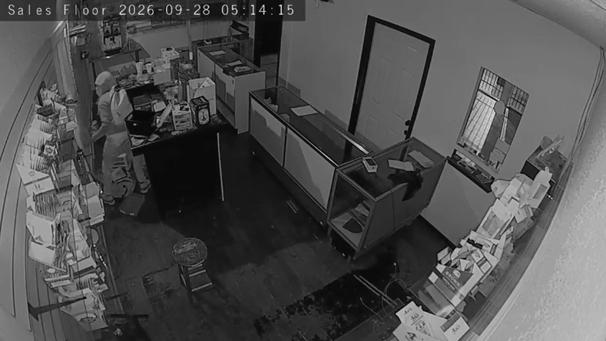 North Harris County smoke shop owner's relative shoots burglary suspect, reports say