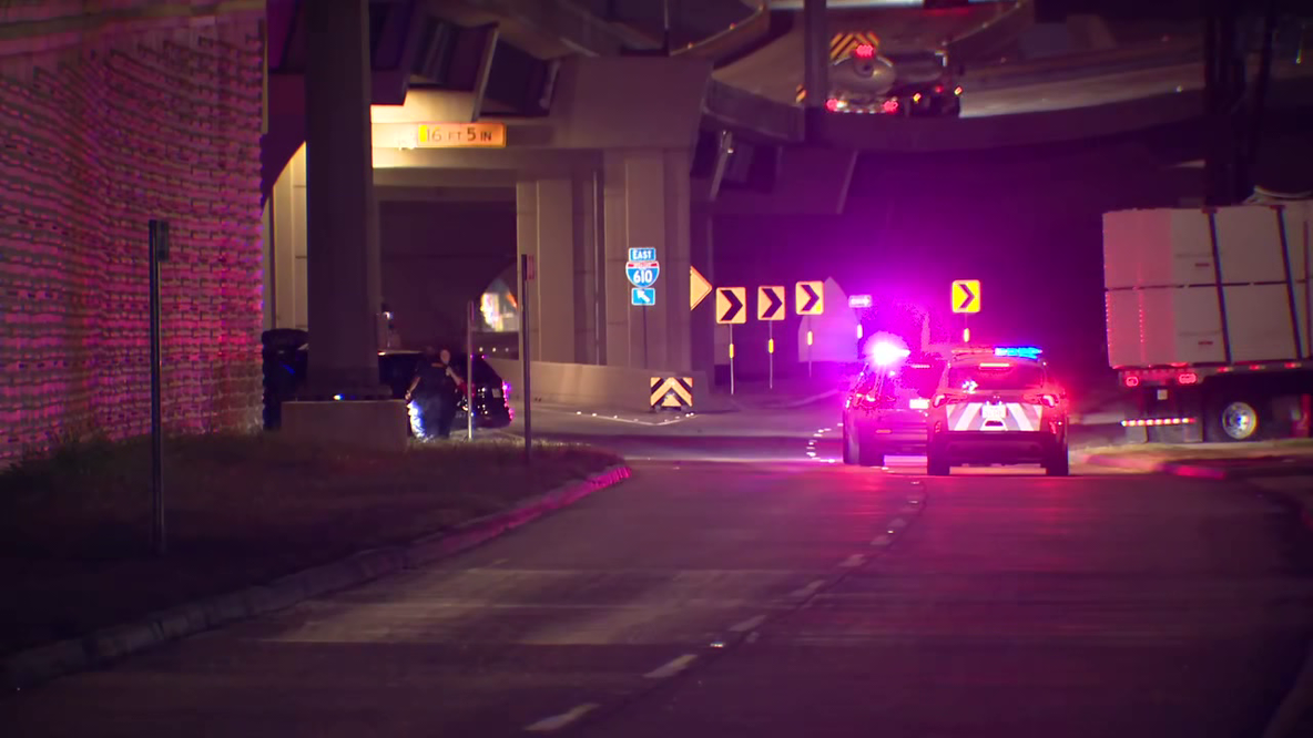 Houston crash: 1 person killed after motorcycle runs into 18-wheeler in southwest Houston