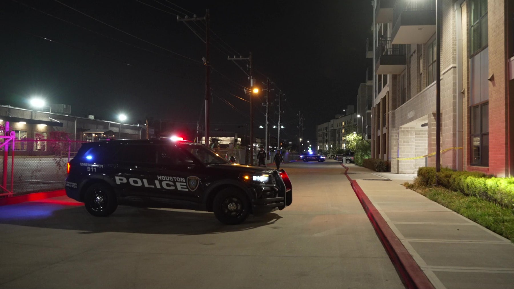 Houston stabbing: Boyfriend dead, girlfriend injured at apartment on Oliver St