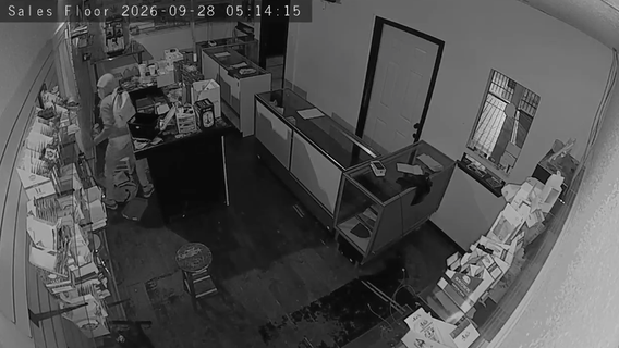 North Harris County smoke shop owner's relative shoots burglary suspect, reports say