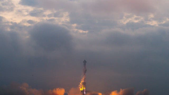 SpaceX preps Starship Flight 14 for historic first orbital test launch Monday