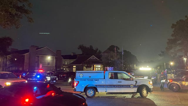 2 found dead in West Houston apartment management office