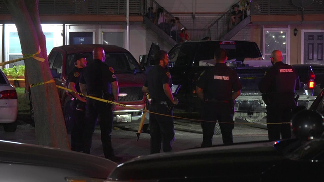 Houston man dies after truck he was working on rolls over him during attempted repair