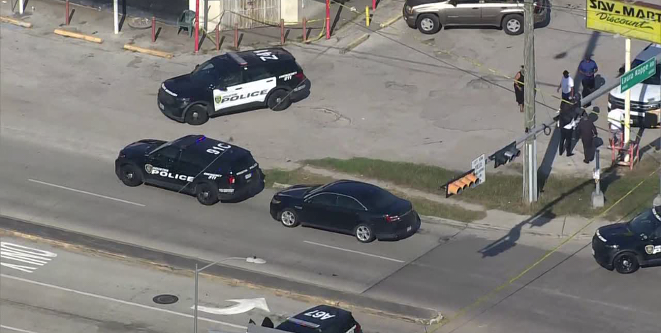 1 dead after stabbing at Houston METRO bus stop, suspect in custody